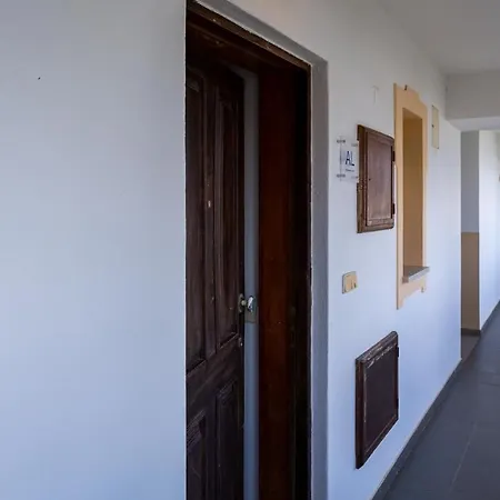 Sun House By Lovelystay البوفيرا