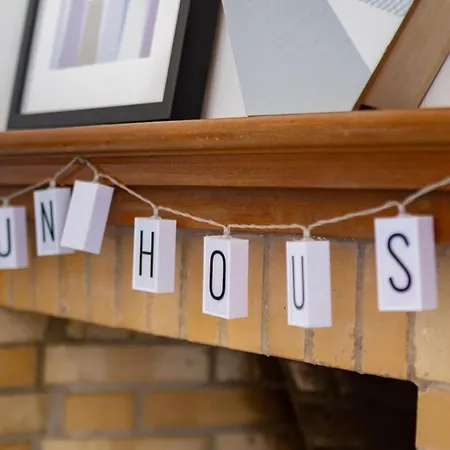 Sun House By Lovelystay Apartmán *