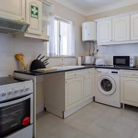 Sun House By Lovelystay Apartmán *